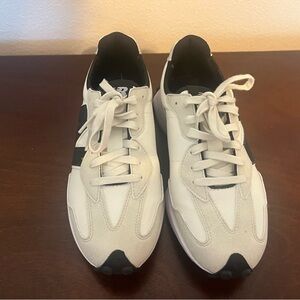 New Balance Women's Athletic Shoes - Black and White-Reposhed bc my foot grew :(